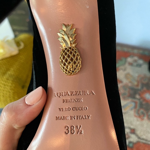 Gorgeous Embroidered Aquazurra boots - Picture 4 of 4